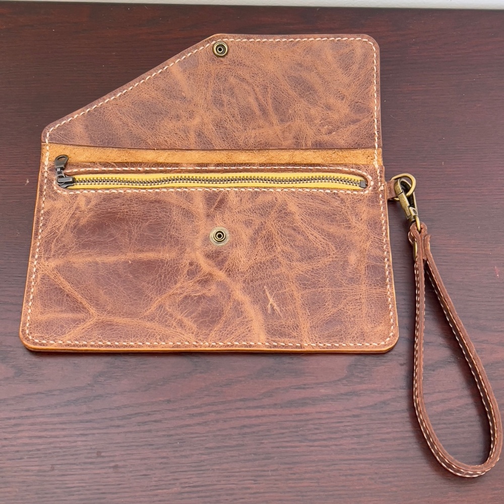 Handmade Honey Brown Leather Clutch, Detach Strap, Antique Brass Hardware - Picture 8 of 17